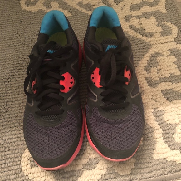 Nike women’s shoes - Picture 4 of 5